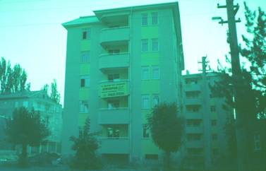2002 Yılında Yapılan Elli İki Dairelik Serüstad Evleri