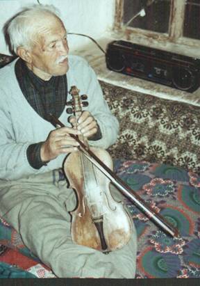 Bozkır Çağlayanlı Keman Üstadı Ali SANDAL (2002)